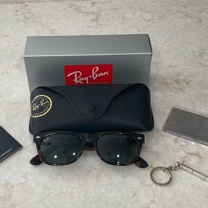 NWT NEW WAYFARER CLASSIC - RB2132, Tortoise with G15 Lens 902 52/18 145 3N